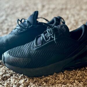 Nike Men's Black Mesh Sneakers